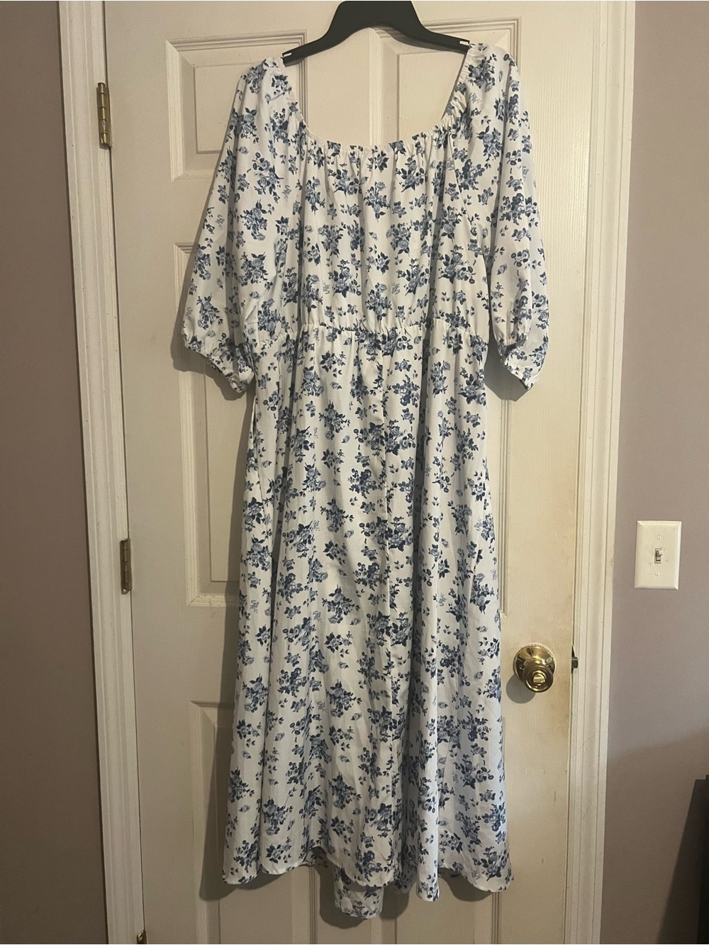 BloomChic White Dress with Blue Floral Print. Size 18/20. - Picture 2 of 10